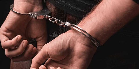 புற்றுநோய் மருந்து விற்பனை: பணமோசடி செய்த இருவர் கைது