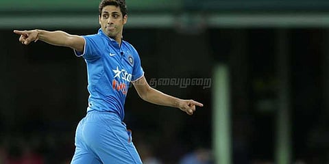 ஆட்டோ-பைலட் மோடில் கோலி: புகழ்கிறார் நெஹ்ரா