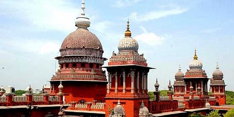 எம்.எல்.ஏ.க்கள் தகுதிநீக்க வழக்கு: தலைமை நீதிபதி அமர்வுக்கு மாற்றப் பரிந்துரை