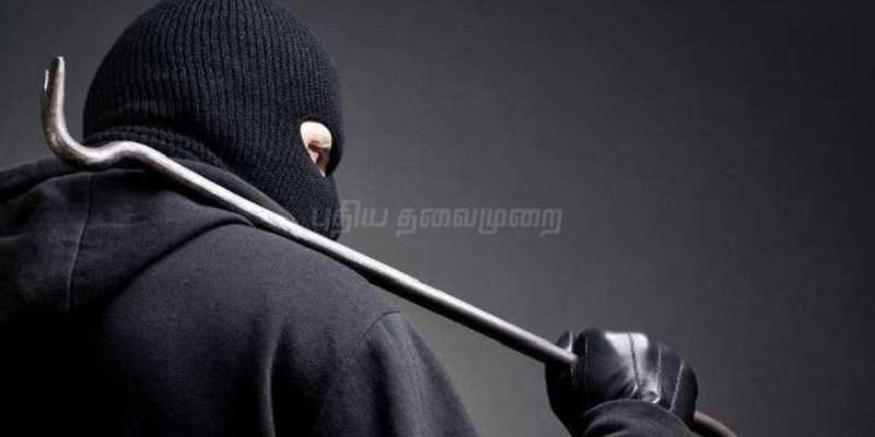 வீட்டின் பூட்டை உடைத்து 15 சவரன் நகை, ரூ.5.25 லட்சம் கொள்ளை