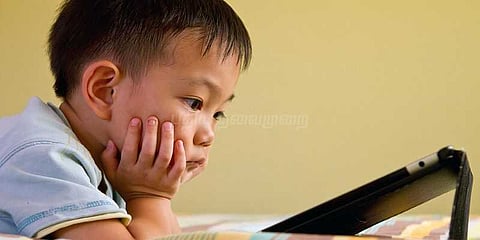 ஸ்மார்ட்ஃபோனால் குழந்தைகளுக்கு உடல்நலப் பிரச்னை ஏற்படும்: ஆய்வில் உறுதி