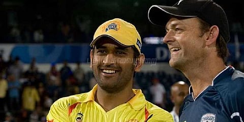 தோனியின் அனுபவத்தை குறைத்து மதிப்பிடாதீர்கள்: ஆடம் கில்கிறிஸ்ட்