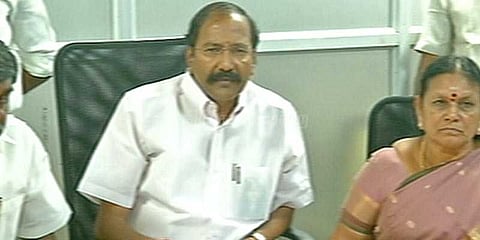 மின் புகார்கள் மீது நடவடிக்கை எடுக்காவிடில் நானே பொறுப்பேற்கிறேன்: அமைச்சர் தங்கமணி