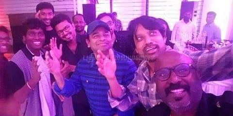 விஜய் கொடுத்த மெர்சல் விருந்து