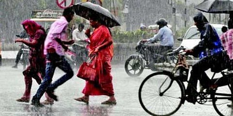 அதிகாலை முதல் மீண்டும் மழை: தேர்வு ஒத்திவைப்பு