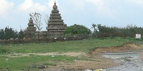 வடகிழக்கு பருவமழையால் வெறிச்சோடிய மாமல்லபுரம்