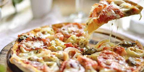 ஒரு பீசாவின் விலை ரூ. 77 லட்சம்!