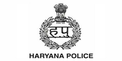 மதத்தை தெரிந்துகொள்ள பொது இடத்தில் இளைஞரை நிர்வாணமாக்கிய மதவாத கும்பல்