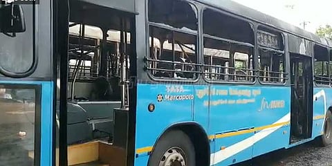 3 அரசு பேருந்துக்கு தீ வைப்பு