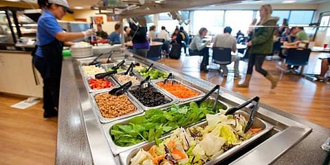 ஏழைகள் வீடு தேடி வரும் ஃபைவ் ஸ்டார் ஹோட்டல் சாப்பாடு