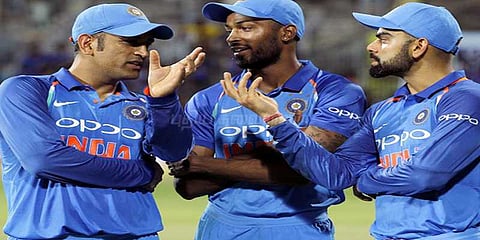 2020 டி20 உலகக்கோப்பை வரை தோனி விளையாடுவார்: நெஹ்ரா நம்பிக்கை