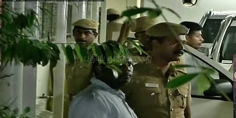 தினகரனின் ஜோதிடர் வீட்டில் 2வது நாளாக சோதனை!