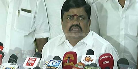 அரசுப்பள்ளி மாணவர்கள் மீது அக்கறை அதிகம்: ராஜேந்திர பாலாஜி