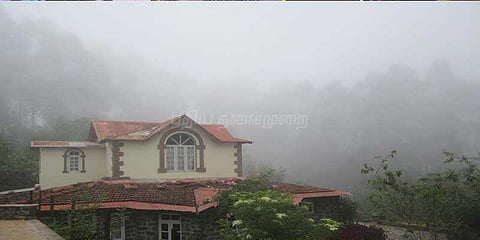 குளிருக்கு கதவை அடைத்ததால் புகை மூட்டம்: தம்பதி உயிரிழப்பு