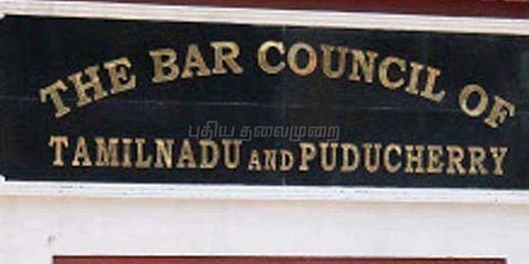 742 வழக்கறிஞர்கள் பணி செய்ய தடை