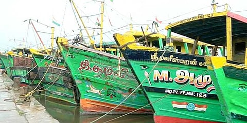 புதுச்சேரியில் 2வது நாளாக மீனவர்கள் கடலுக்கு செல்லவில்லை