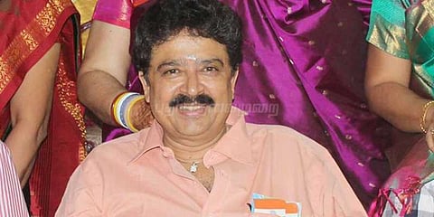 ட்விட்டரில் தம்பிதுரையை கிண்டலடித்த எஸ்.வி.சேகர்