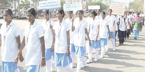 நீரிழிவு நோய் தின விழிப்புணர்வு பேரணி: மருத்துவர்கள் பங்கேற்பு