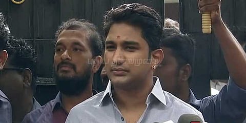 வருமான வரி சோதனையை பெரிதுபடுத்த வேண்டாம்: விவேக் ஜெயராமன் பேட்டி