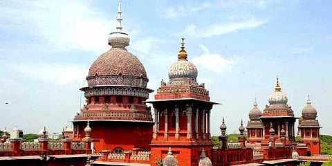 கோயில் தரிசனத்தில் பாகுபாடு கூடாது: உயர்நீதிமன்றம் அதிரடி