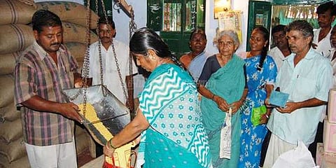 “ரேஷன் இருக்கு ஆனா இல்லை”