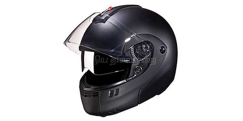 உயிரை காப்பாற்றிய ஹெல்மெட்டிற்கு கோயில் கட்டிய இளைஞர்!