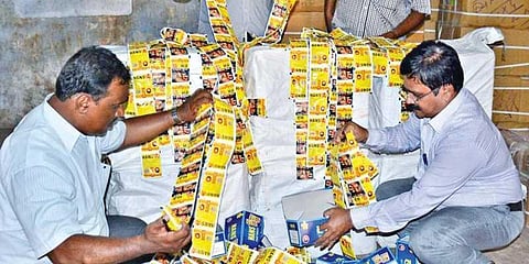 வேலூரில் தடையின்றிப் புழங்கும் ஹான்ஸ்