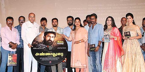 விஜய்னு பேர் வச்சாலே... ராதிகா திடுக் பேச்சு