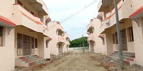 பூட்டி கிடக்கும் துப்புறவு தொழிலாளர்களின் குடியிருப்புகள்