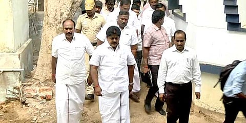 புதிய தலைமுறை செய்தி எதிரொலி: சாலையை புனரமைக்க அமைச்சர் உறுதி