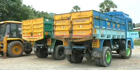 அனுமதியின்றி ஆற்று மணல் ஏற்றி வந்த 3 லாரிகள் பறிமுதல்: 2 பேர் கைது