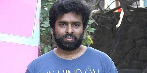 இன ரீதியான சோதனை நிறுத்தப்பட வேண்டும்: சந்தோஷ் நாராயணன்