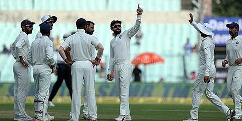 டெஸ்ட் கிரிக்கெட்: இலங்கை 122 ரன்கள் முன்னிலை