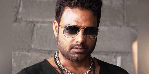 ஷூட்டிங்கில் 15 முறை முகம் கழுவிய ’தீரன்’ வில்லன்!