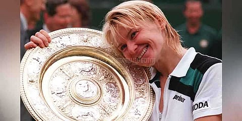 முன்னாள் டென்னிஸ் வீராங்கனை புற்றுநோயால் மரணம்