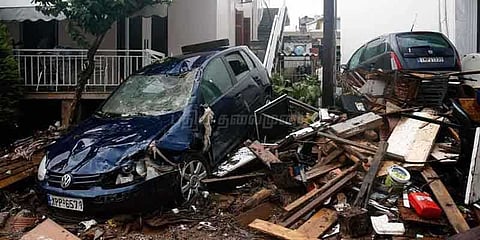 கிரீஸ் வெள்ளத்தில் உயிரிழந்தோர் எண்ணிக்கை 20 ஆக உயர்வு