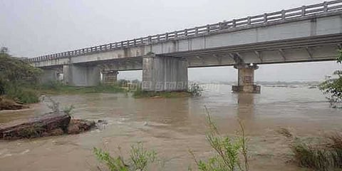 தடுப்பணை கட்ட 50ஆண்டுகளாக கோரிக்கை விடுக்கும் விவசாயிகள்