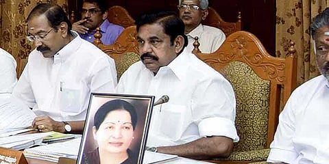 சத்துணவு முட்டை விவகாரம்: முதலமைச்சர் பழனிசாமி ஆலோசனை