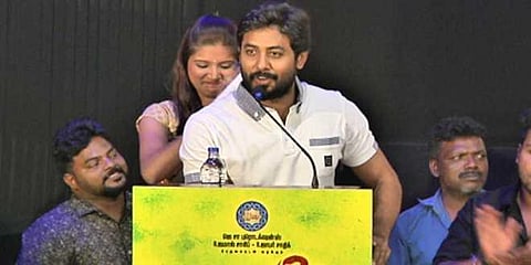 நடிகர் அஜித் அரசியலுக்கு வருகிறார்! நடிகர் ஆரி பேச்சு