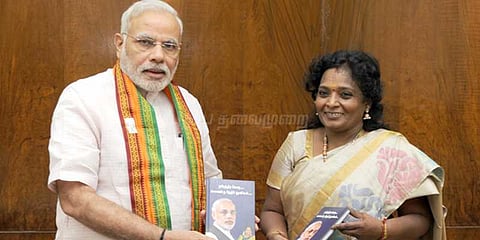 ஆர்.கே.நகரில் பிரபலமான வேட்பாளர்: தமிழிசை தகவல்