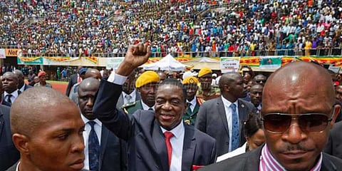 ஜிம்பாப்வே புதிய அதிபர் எம்மர்சன் பதவியேற்பு