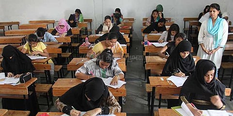 முக்காடு அணிய மாணவிகளுக்கு அனுமதி மறுப்பு: கிறிஸ்தவ பள்ளி மீது முஸ்லீம் பெற்றோர் புகார்