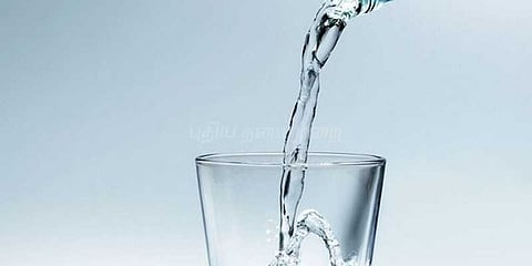 சுகாதாரமற்ற குடிநீரை வழங்கிய ஊராட்சி செயலாளர் பணியிடை நீக்கம்