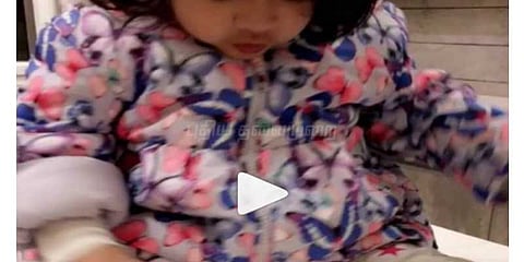 சப்பாத்தி செய்யும் ஜிவா: இணையத்தை கலக்கும் வீடியோ