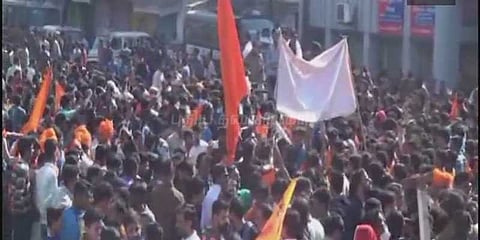 முழுப்படத்திற்கே தடை விதிக்க வேண்டும்: பத்மாவதியை எதிர்த்து மீண்டும் போராட்டம்