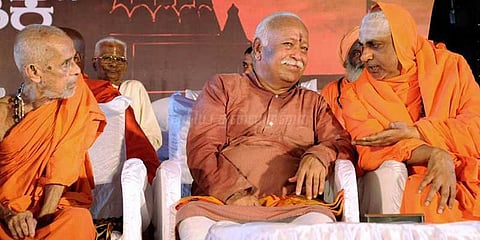 இந்துக்கள் 4 குழந்தைகள் பெற்றுக்கொள்ள வேண்டும்: ஹரித்வார் மடாதிபதி பேச்சால் சர்ச்சை!