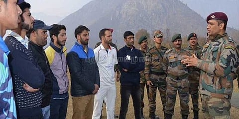 இந்திய-பாகிஸ்தான் போட்டிகளை வெறும் விளையாட்டாக பார்க்க முடியாது: தோனி