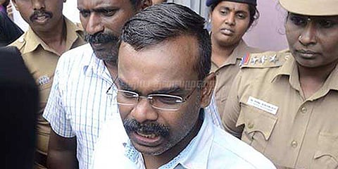 கார்ட்டூனிஸ்ட் பாலா மீது மீண்டும் வழக்கு... பத்திரிக்கையாளர் சங்கத்தினர் மீதும் எஃப்ஐஆர்