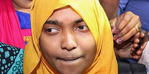 நான் கேட்டது சுதந்திரம், கல்லூரி சிறையில் தற்போது சிக்கிவிட்டேன்: ஹாதியா பேட்டி