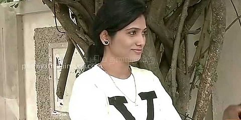 செவிலியர்கள் போராட்டம் நடத்தும் டிஎம்எஸ் வளாகத்தில் ஜூலி..!